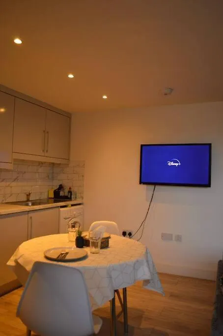 9B - The Bricklane Artistic Studio Apartment London