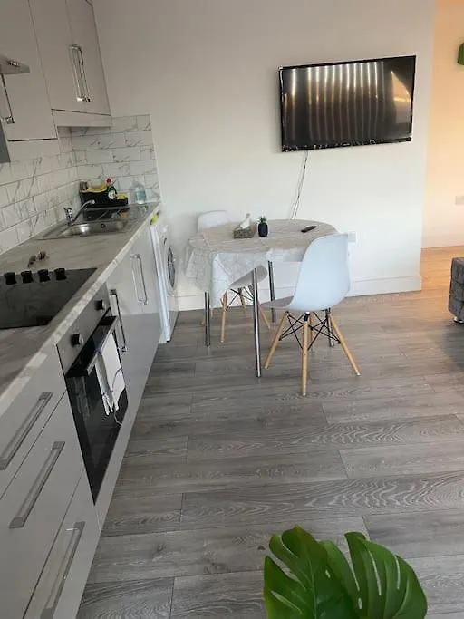 9B - The Bricklane Artistic Studio Apartment London